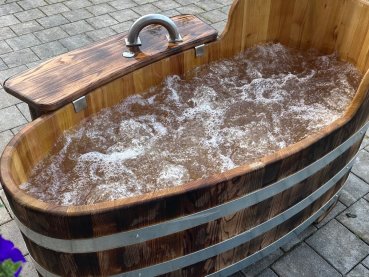 Preview: Gartenbadewanne aus Robinie, rustikal geflammt und witterungsbeständig